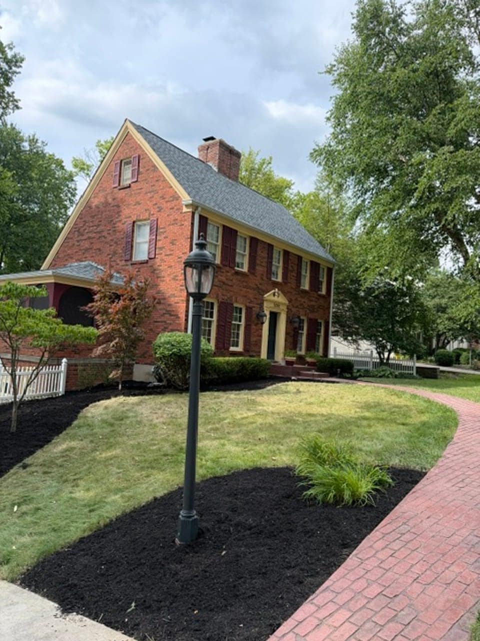 Mulch install & bed edging by K&M Property Maintenance — Northern Kentucky